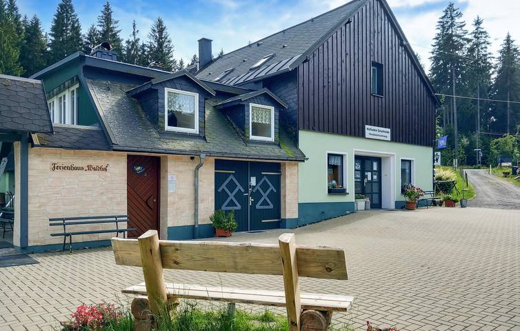 Ferienwohnung für 11 Personen, mit Garten