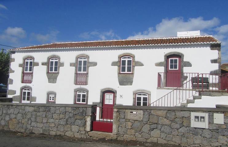 Apartment 'O Antigo Lagar - O Latoeiro' with Sea View, Wi-Fi and Air Conditioning