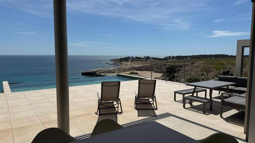 Villa pour 4 personnes, avec Balcon et Terrasse ainsi que Jardin et Piscine à Sausset-les-Pins