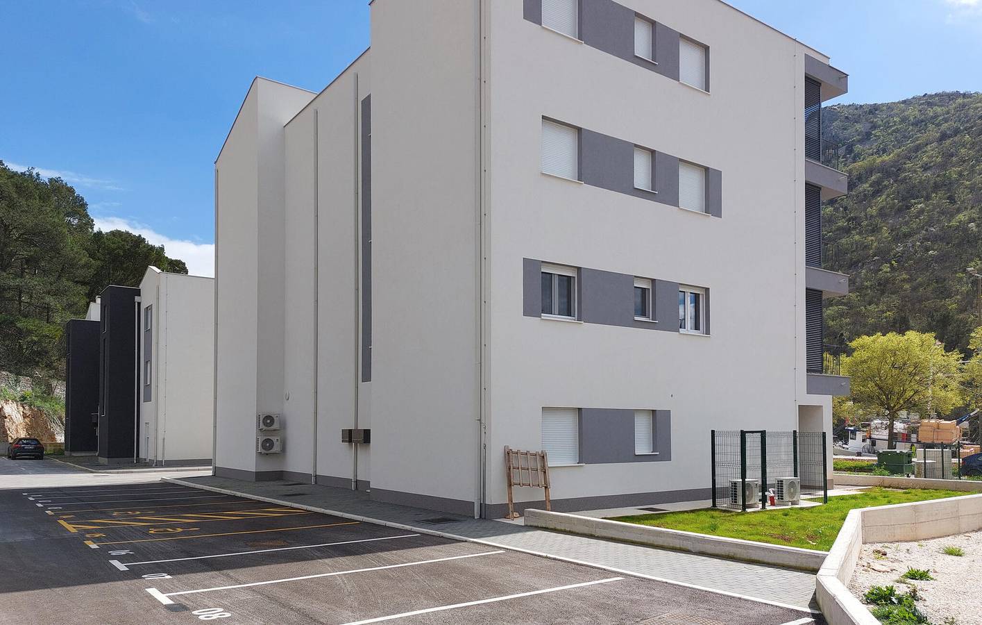 Ganze Ferienwohnung, Apartment mit Meerblick und Terrasse in der Nähe des Stadtzentrums von Plomin in Plomin, Ostküste Istrien