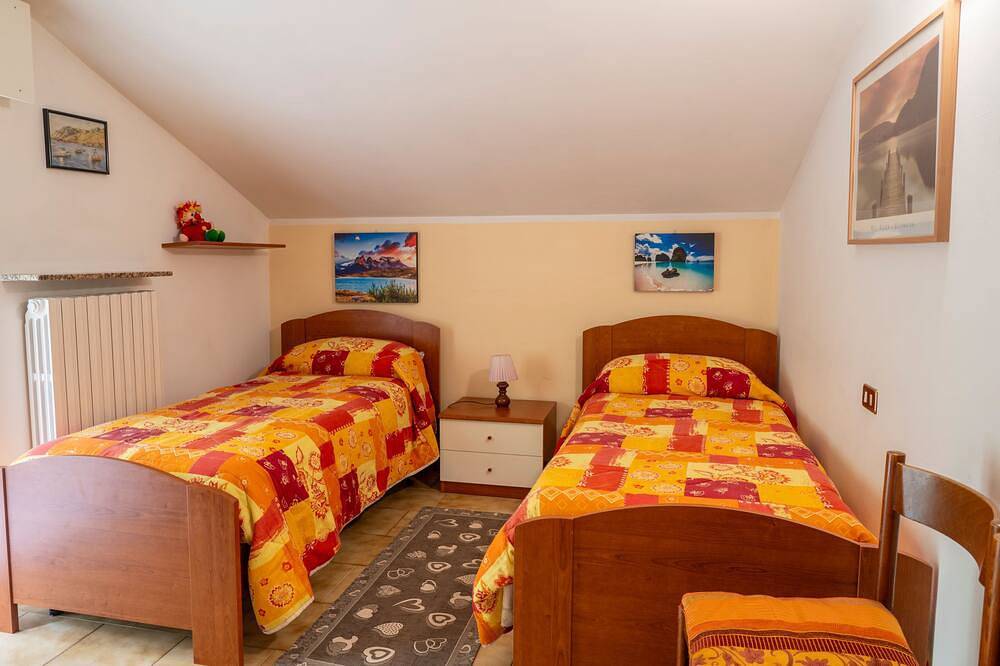 Ganze Wohnung, Ferienwohnung - 3 Räume - 5 Personen in Gemeinde Varenna, Westliche Bergamo-Alpen