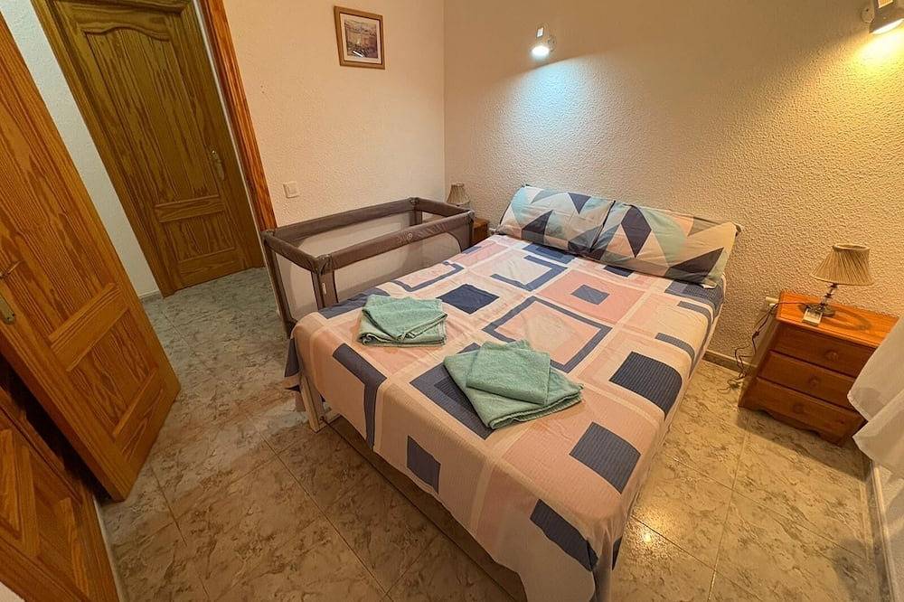 Luxury detatched Spanish Villa Spacious with Private Pool-in Lake Vinuela Valley in Alcaucín, Málaga Province