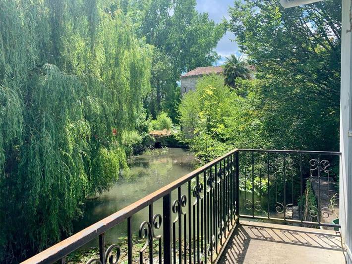 Location de vacances pour 9 personnes, avec piscine ainsi que jacuzzi et balcon à Pons - 3
