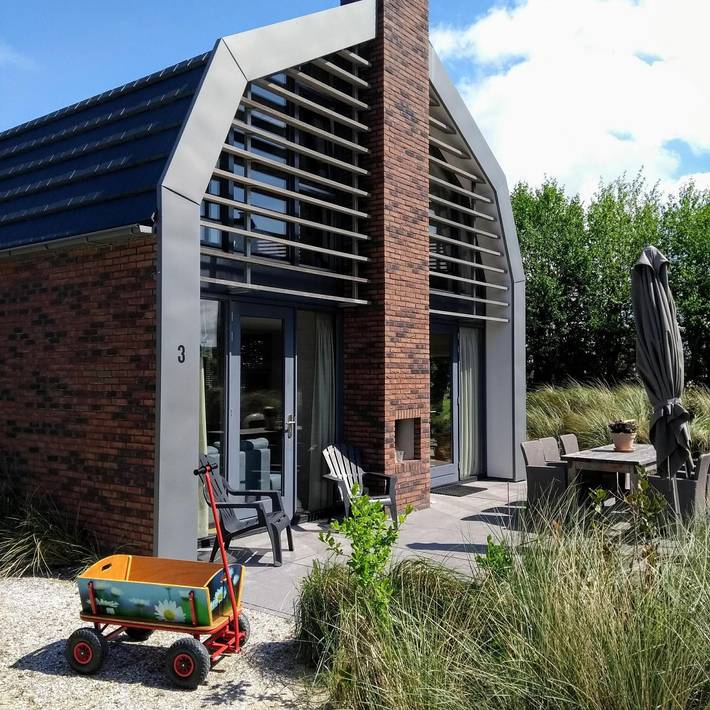 Villa für 6 Personen, mit Sauna und Terrasse sowie Garten