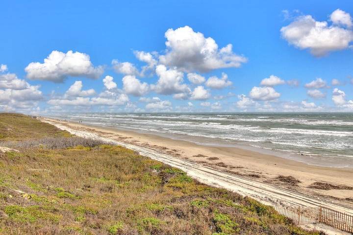 Vacation house for 9 people, with pool and balcony in Corpus Christi