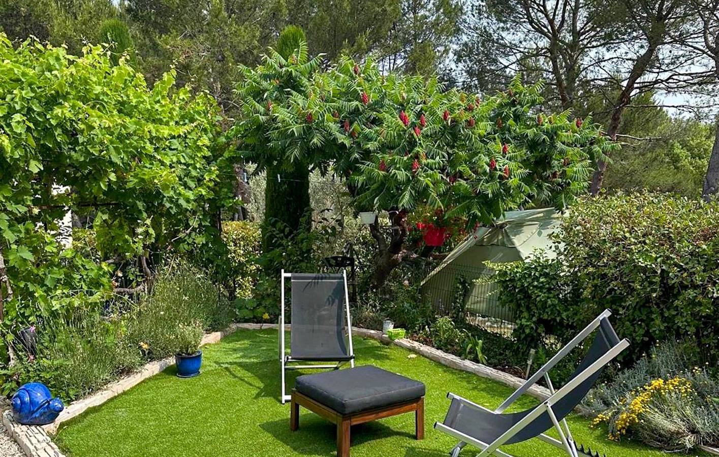 Encantador apartamento de 2 dormitorios con piscina cerca del lago de Pont Royal in Mallemort, Region de Arles