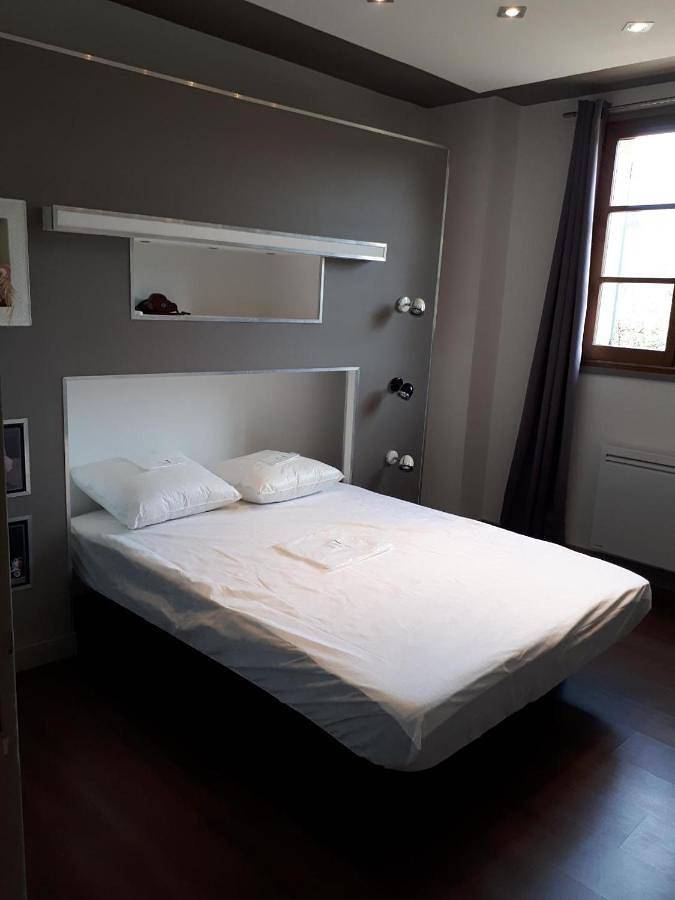 Location de vacances pour 8 personnes, avec Balcon et Terrasse ainsi que Jardin et Vue à Roumoules - 4