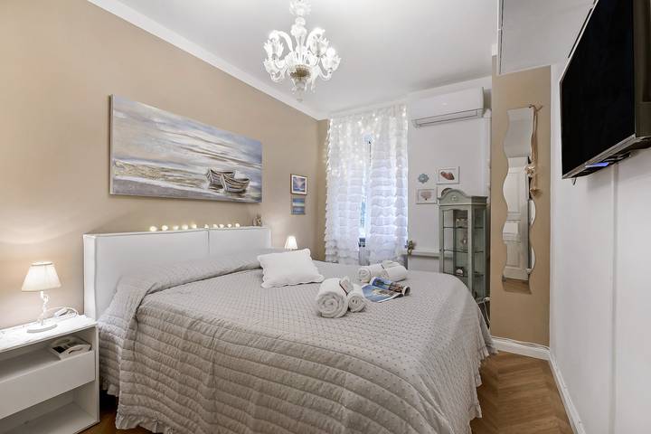 Appartamento intero, Casa Amorosa Town Center with Terrace and A/C in Alassio, Riviera di Ponente