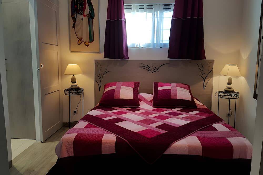 Entire apartment, “Logis Du Chevalet” Apartment with Private Terrace, Wi-Fi, and Air Conditioning in Pomérols, Côte d'Améthyste