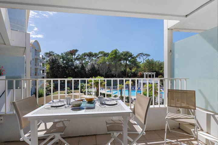 Appartement entier, Appartement 'Olympe 325' avec piscine partagée, balcon et Wi-Fi in Château-d'Olonne, Les Sables-d'Olonne