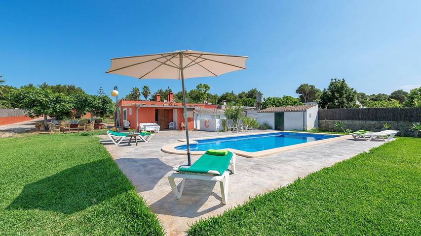 Chalet para 4 personas, con jardín y piscina en Can Picafort