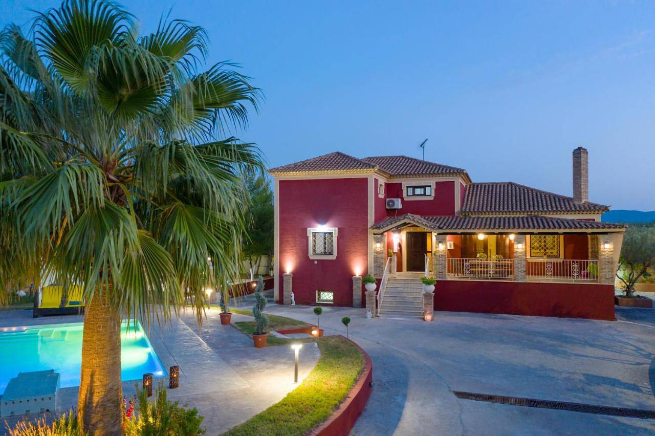 Seven-Bedroom Villa with Private Pool in Αμπελόκηπους Ζακύνθου, Ζάκυνθο