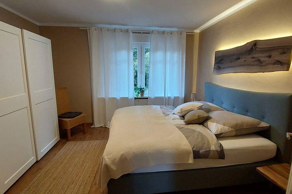 Ganze Wohnung, Ferienwohnung Am Ziegelberg - Appartement/Fewo, Bad, Wc, 1 Schlafraum in Busenberg, Landkreis Südwestpfalz