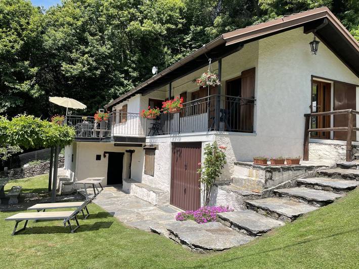Ferienhaus für 4 Personen, mit Terrasse und Garten sowie Seeblick in Trarego Viggiona - 2