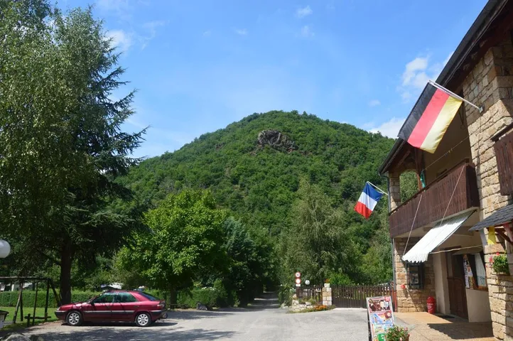 Camping para 2 personas, con jardín además de terraza y vistas - 1