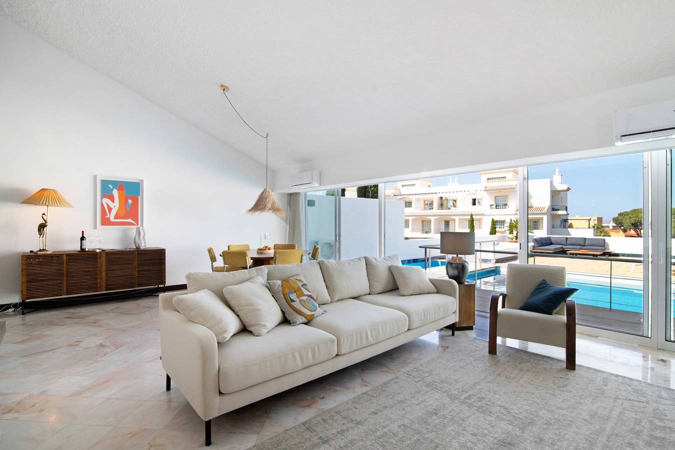 Casa de férias "Vilamoura Com Piscina E Wifi" com piscina privada, terraços e Wi-Fi in Vilamoura, Quarteira