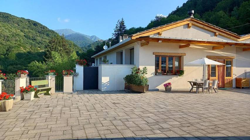 Location de vacances pour 4 personnes, avec jardin et vue, animaux acceptés à San Damiano Macra - 2