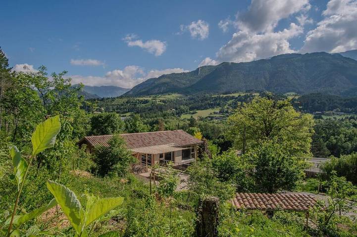 Location de vacances pour 20 personnes, avec jardin, animaux acceptés à Die