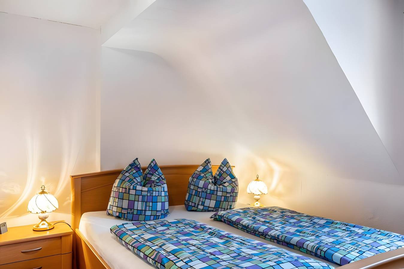 Ganzes Studio, Einzimmerapartment 'Haus Edith Zimmer' mit Bergblick, Gemeinschaftsgarten und Wi-Fi in Gersfeld, Rhön-Hessen