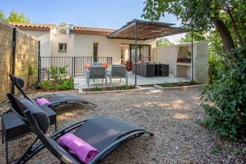 Location de vacances pour 6 personnes, avec jardin à Lézignan-la-Cèbe