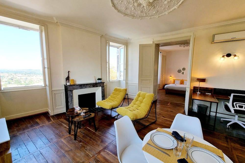Entire apartment, Downtown apartment fiber in Angoulême, Charente