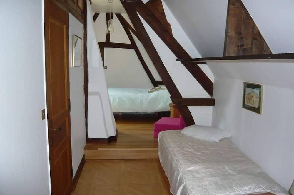 Traditionele Huis Normand in Bernay en omgeving