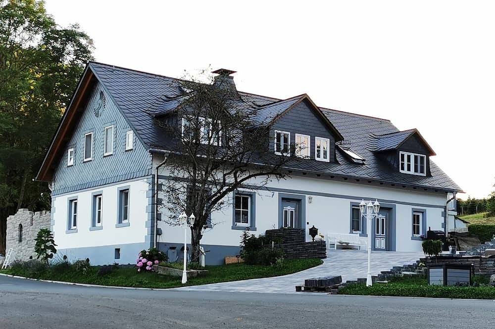 Ganze Wohnung, Frankenwald-Bauernhaus, modernes Appartement, eigener Zugang, voll ausgestattet! in Presseck, Oberes Maintal - Coburger Land