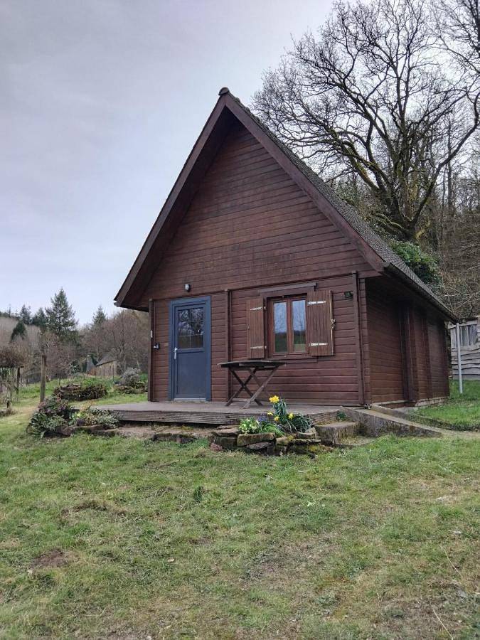 Gîte pour 5 personnes, avec Terrasse ainsi que Jardin et Vue à Belle-Isle-en-Terre
