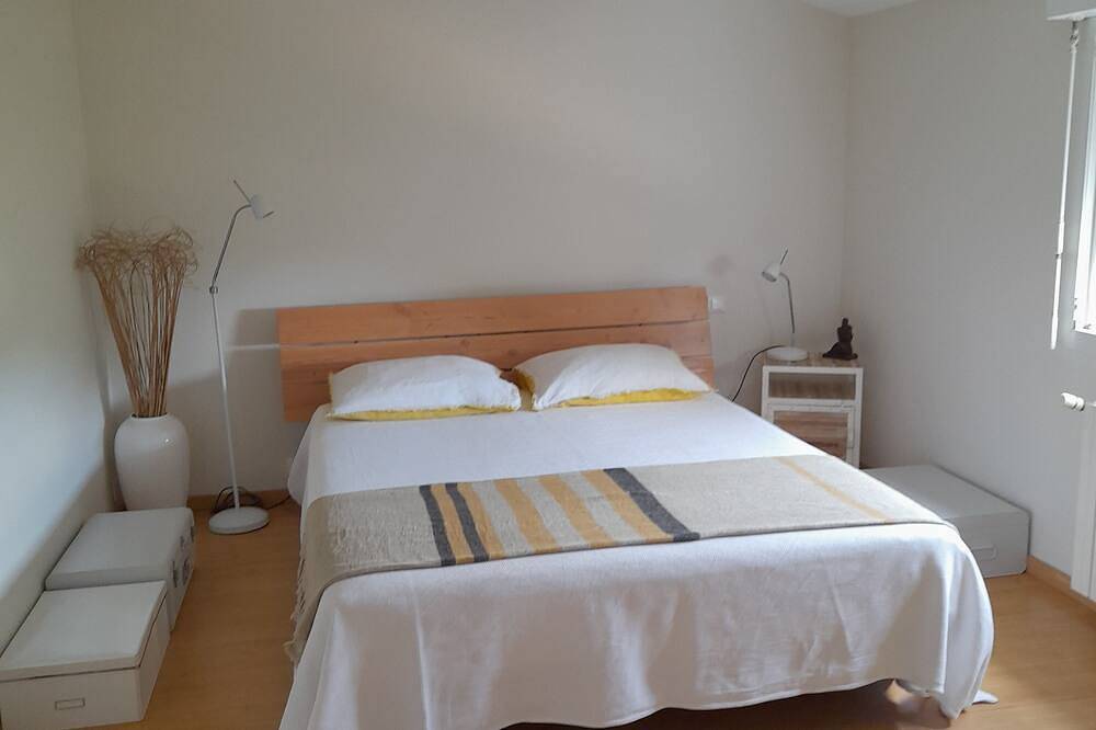 Villa sur 1000m2 de Terrain Avec Piscine. Idéal Pour Vacances en Famille in Mus, Nimes region