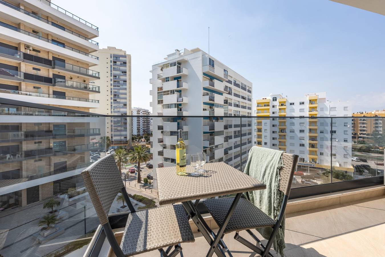 Ganze Wohnung, Ferienwohnung für 2 Personen mit Balkon in Praia da Rocha, Portimão