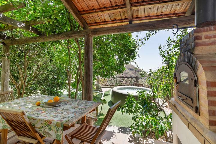 Apartment for 4 people, with hot tub and garden in Gran Canaria