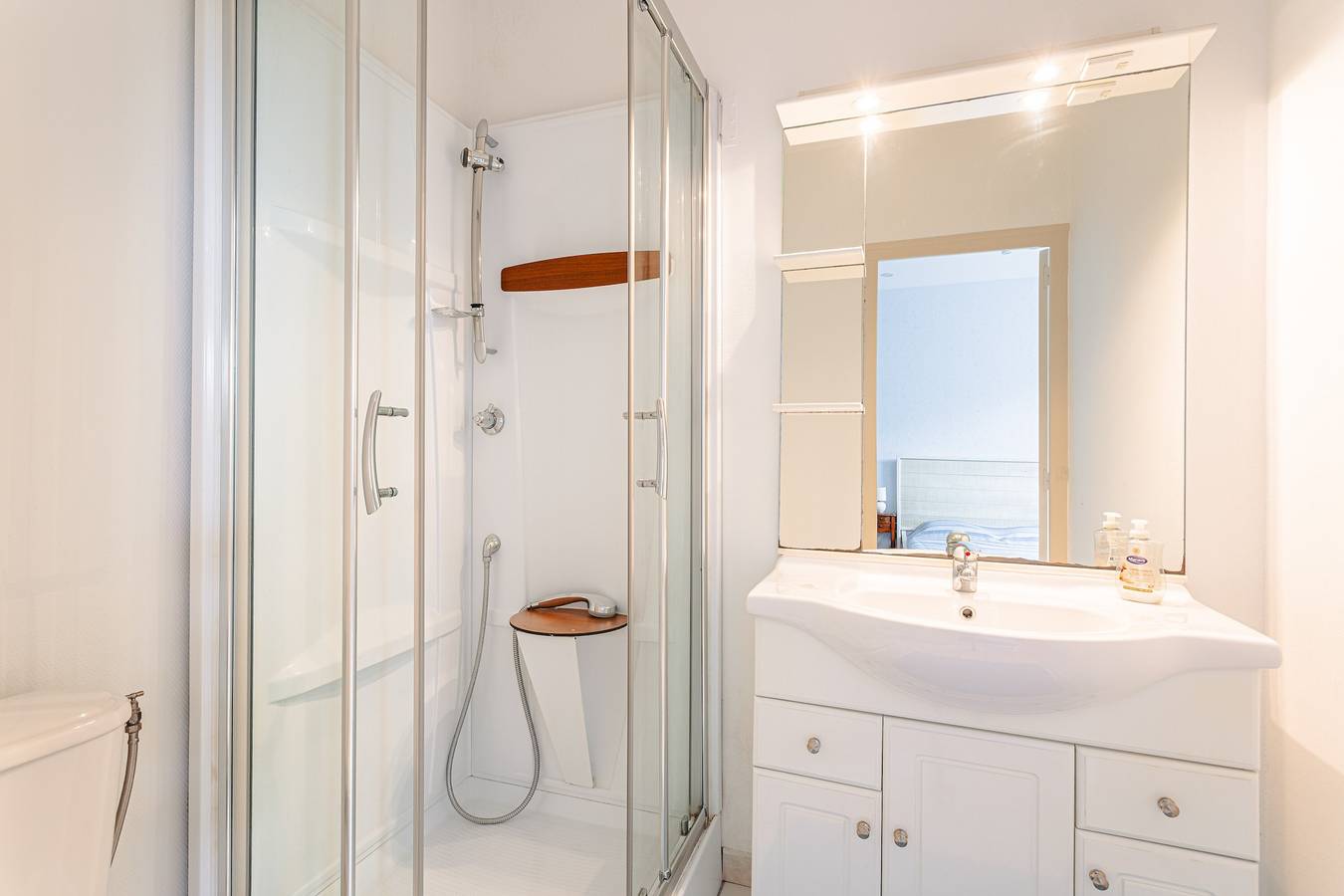 Chambre d'hôtes 'La Brée Les Bains' avec terrasse partagée, jardin partagé et Wi-Fi in La Brée-les-Bains, Côte de Beauté