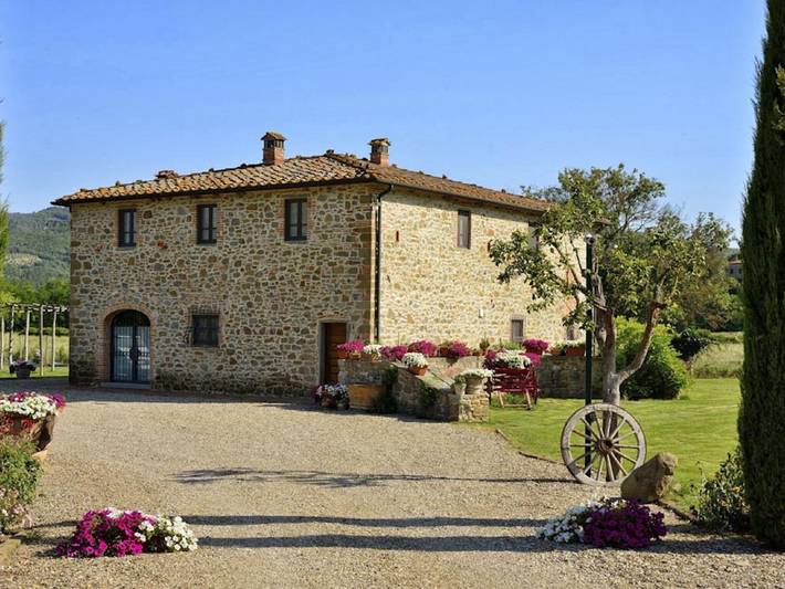 Agriturismo per 10 persone, con Giardino e Piscina nonché Sauna a Reggello