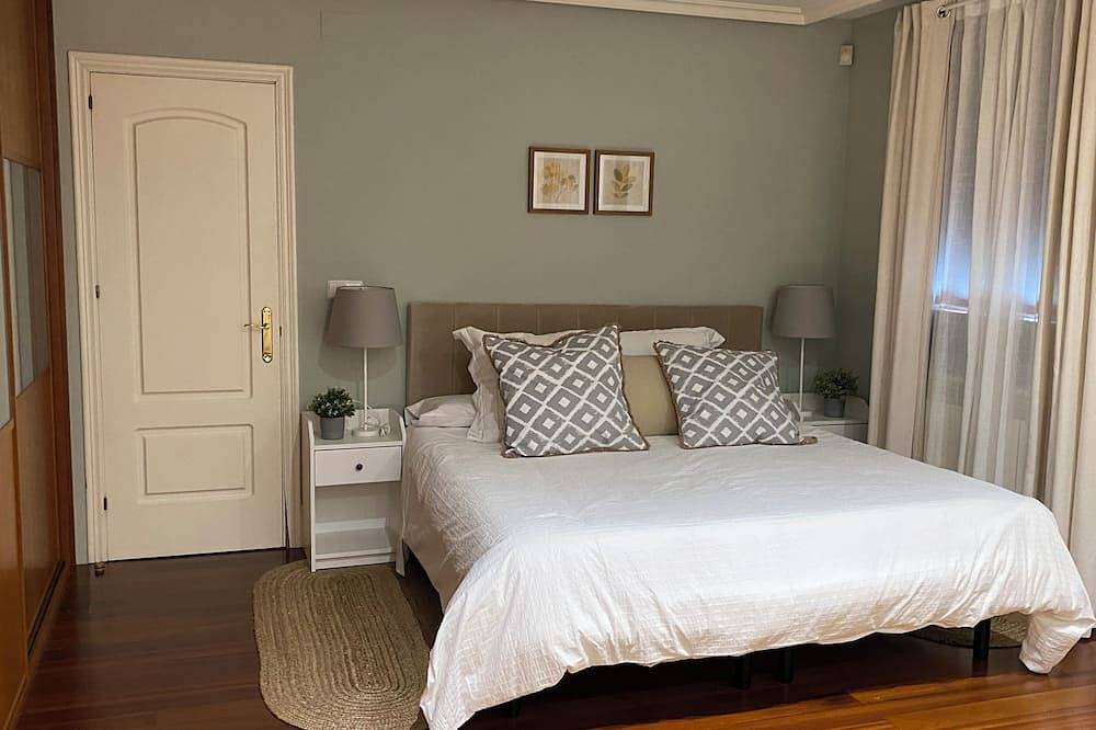 Luxury villa, recreation, and relaxation in Oviedo surrounded by nature in Oviedo, Cordillera Cantábrica