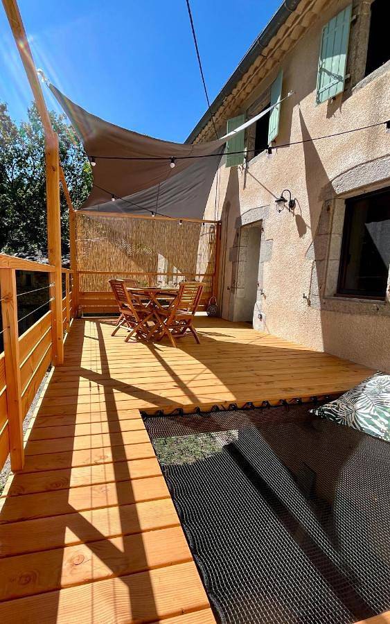 Location de vacances pour 5 personnes, avec jardin et vue, animaux acceptés à Le Bez - 2