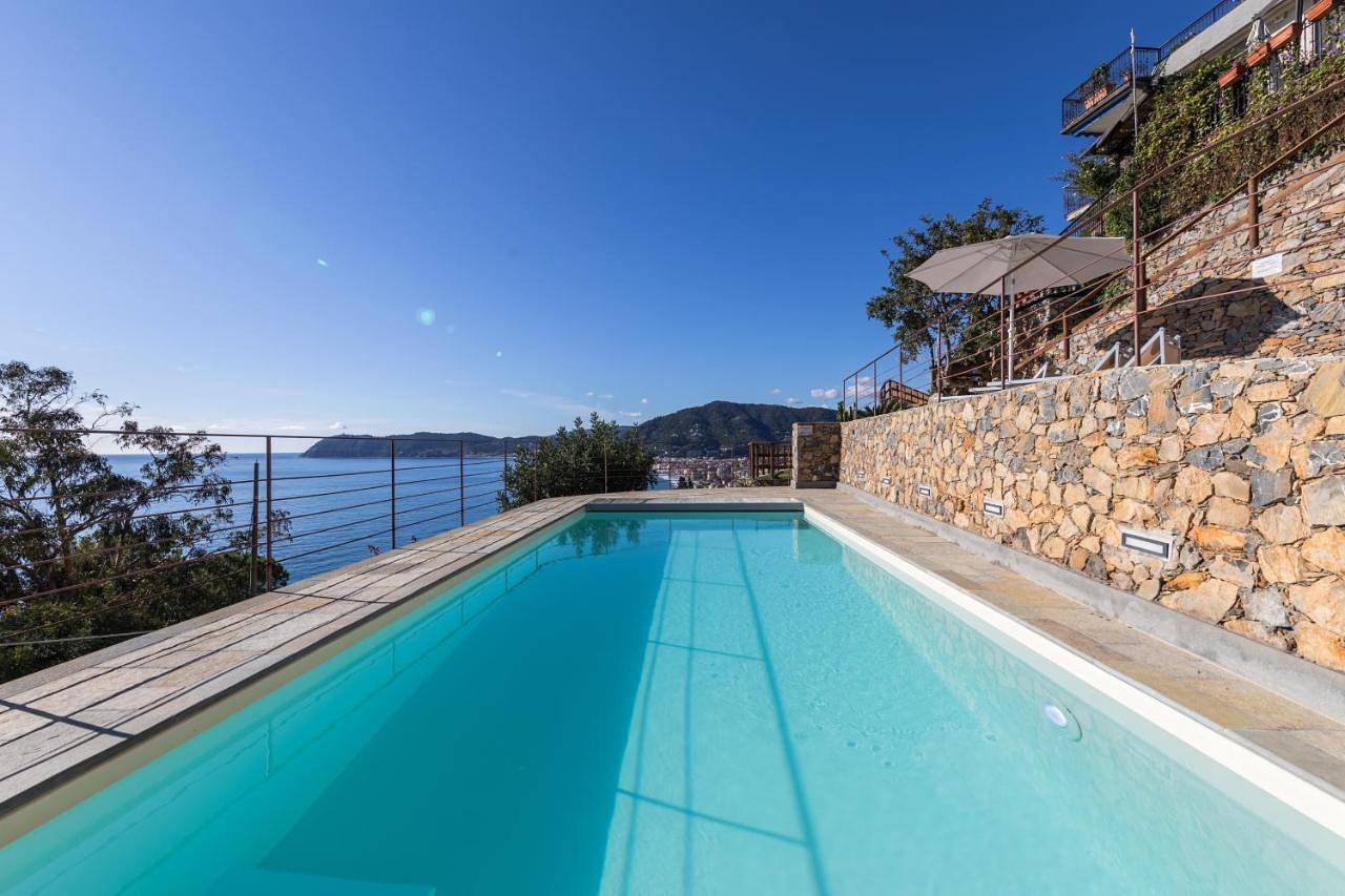 La Sterlizia di Santa Croce in Alassio, Riviera di Ponente