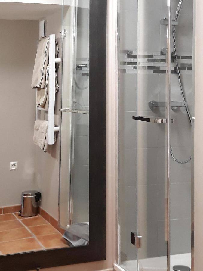 Two-Bedroom Apartment in Salon-de-Provence, Région d'Aix-en-Provence