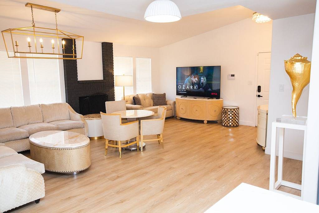 Freshly Remodeled Stylish House in Las Vegas, Nevada