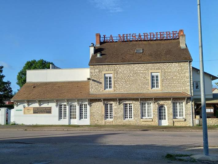 Hôtel pour 4 personnes, avec jardin et vue à Chagny - 4