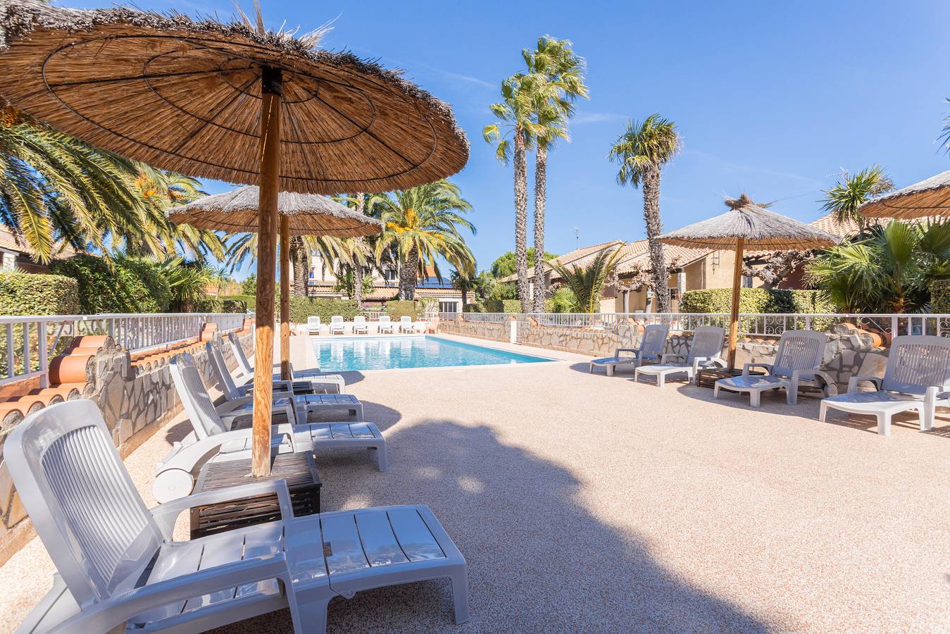 Ferienhaus 'La Capelle 4 Personen 876' mit Gemeinschaftspool, Wlan und Klimaanlage in Roquefort-des-Corbières, Narbonne und Umgebung