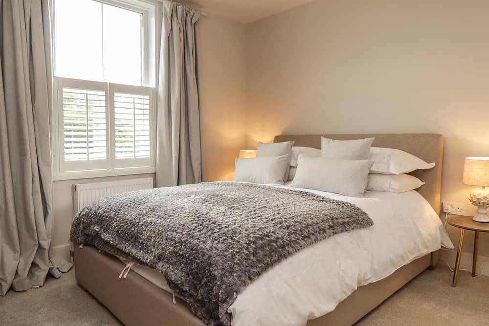 Vine Cottage, with a garden in Tenterden in Tenterden, Ashford region