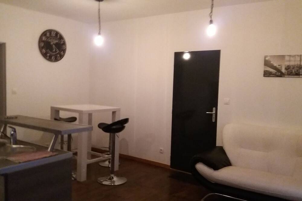 Appartement De Vacances pour 2 Personnes dans Dinan, Région de Dinan