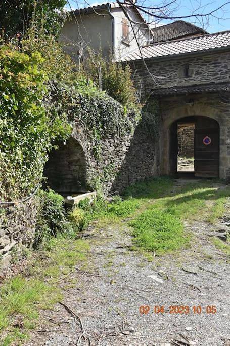 Location de vacances pour 2 personnes, avec terrasse ainsi que vue et jardin à Sablières - 4