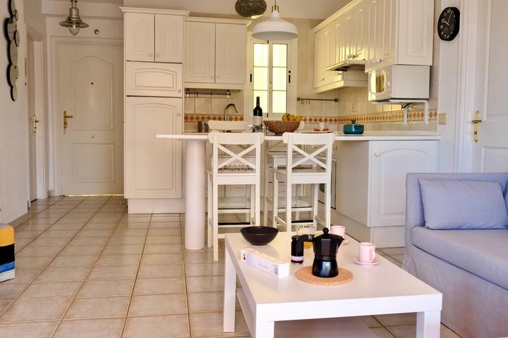 Gîte pour 4 personnes, avec bassin pour enfant et piscine ainsi que vue sur l’océan et terrasse dans Chayofa - 3