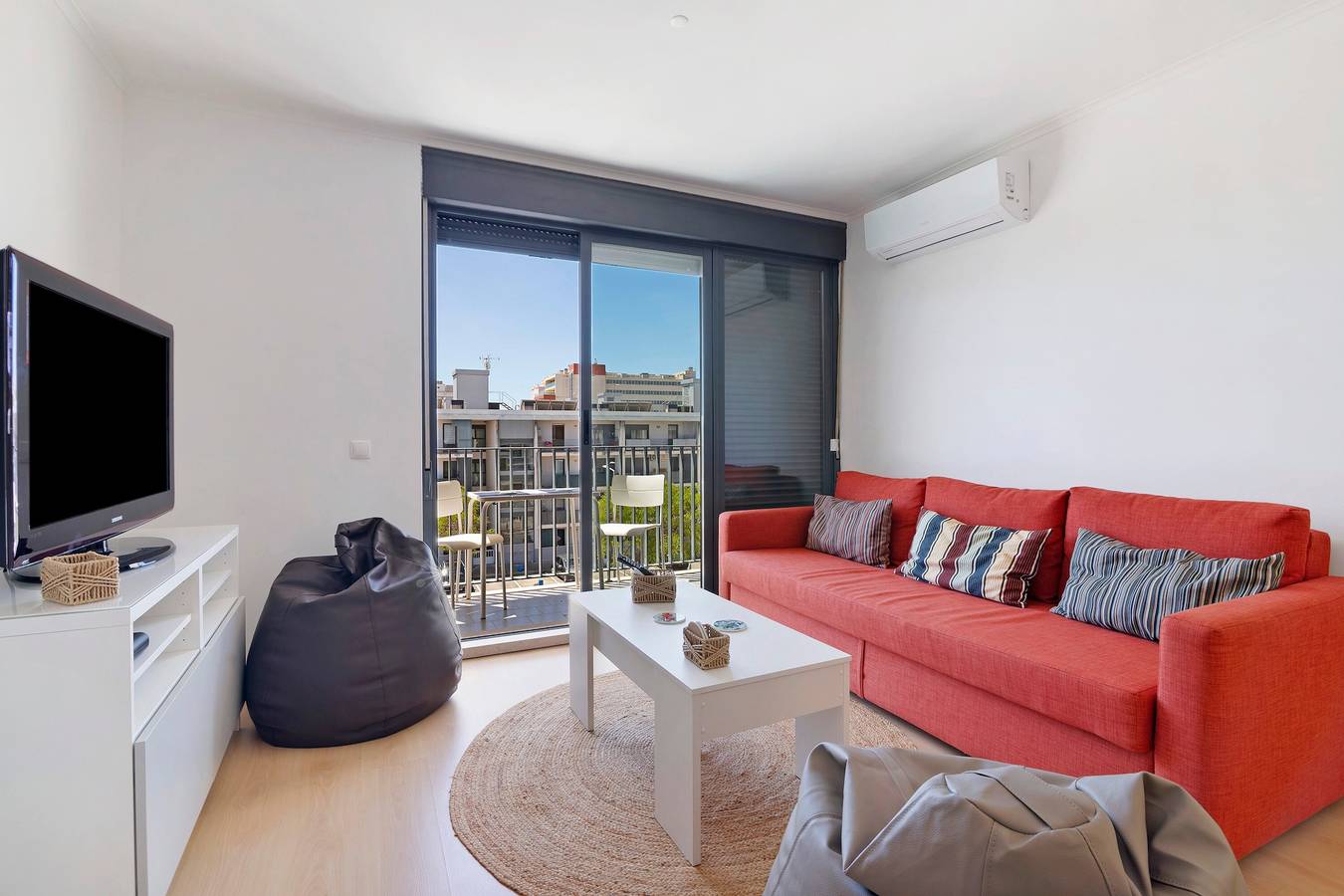 Entire apartment, Apartment 'Summer Place' with Balcony and Wi-Fi in Monte Gordo, Faro District
