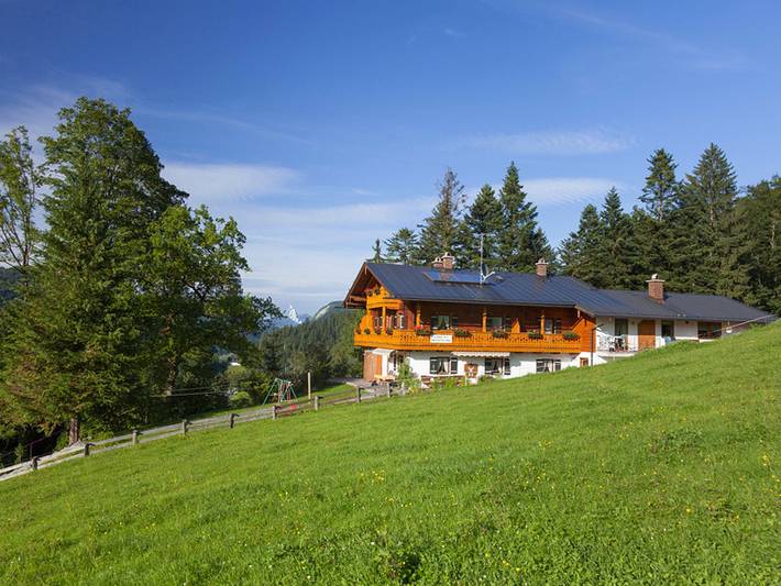 Ferienwohnung für 3 Personen, mit Balkon und Garten im Berchtesgadener Land