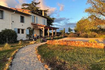 Agriturismo pour 8 personnes, avec jardin à Puycelsi