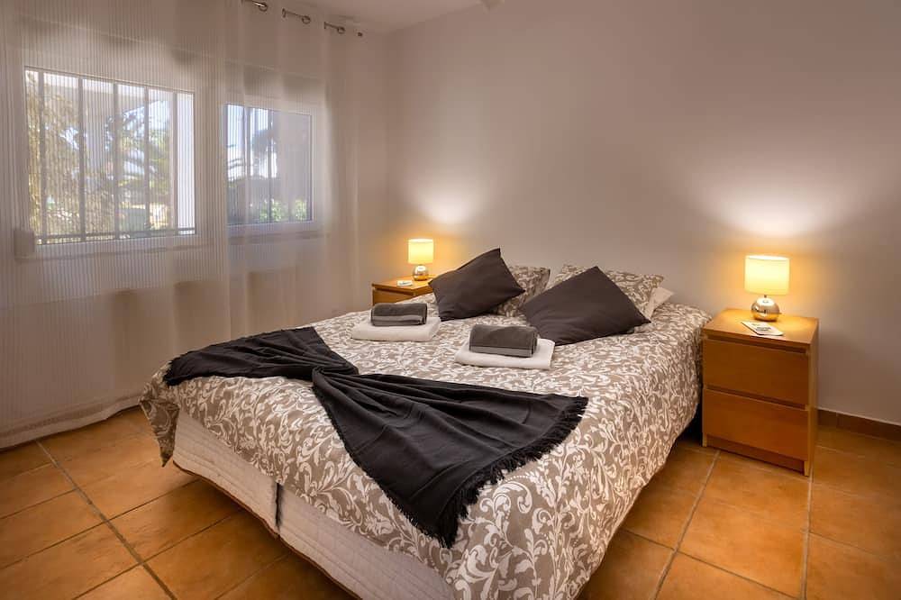 Wunderschöne Villa mit sehr großem Pool / Tennisplatz / exotischem Garten (4000 m ^ 2) in Aroeira, Corroios