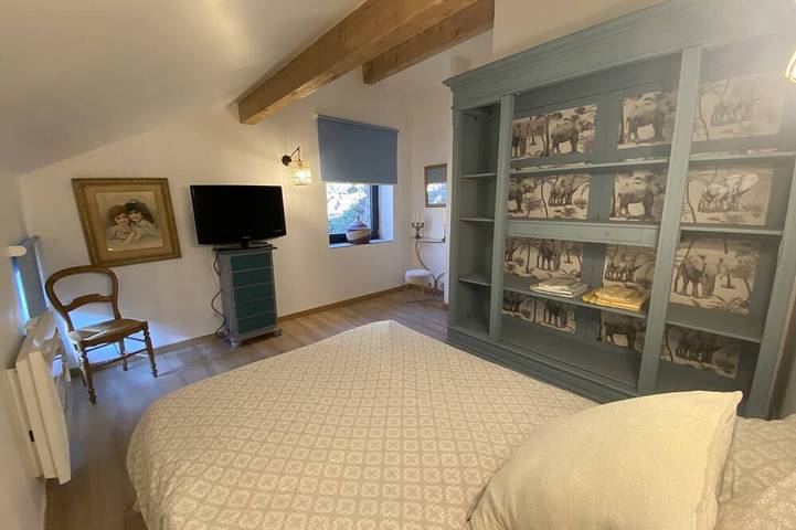 Location de vacances pour 6 personnes, avec jacuzzi ainsi que jardin et terrasse, animaux acceptés à Saint-Vincent-d'Olargues - 3