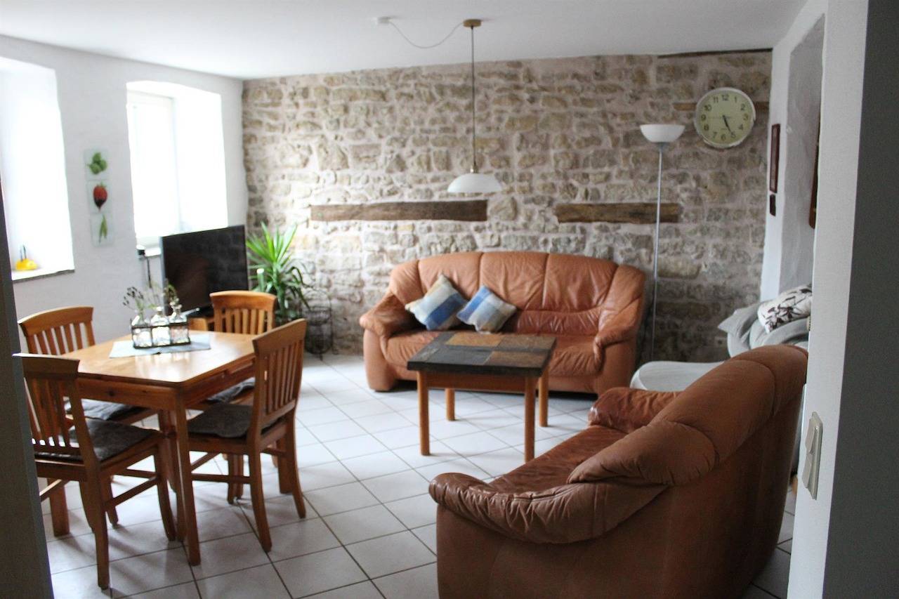 Ganze Ferienwohnung, 4-Bettwohnung Erdgeschoß in Halsdorf, Eifelkreis Bitburg-Prüm